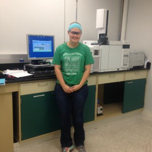 6815 Jessica Scott in lab
